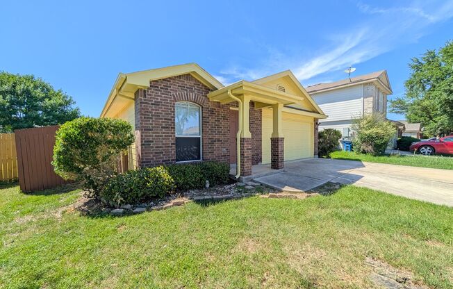 3/2/2 in Quail Valley / Fridge, Washer, Dryer Included / Owner Pays to Mow & Trim Yard / Large Deck in Backyard / CISD