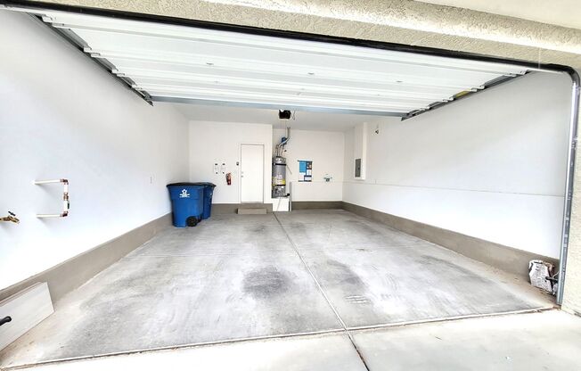 3 beds, 2.5 baths, $1,950