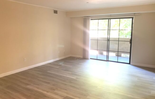 Clean and Spacious Condo, Pasadena