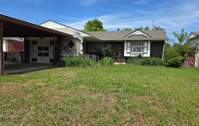 Great 3 Bed 1 Bath Home!  $995 Per Month!
