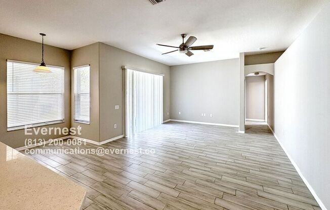 2711 KING SURREY CT