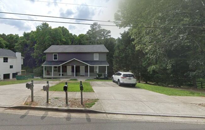 806 Palm St