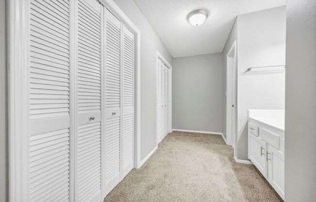 2 beds, 2 baths, 946 sqft, $1,190, Unit 807G