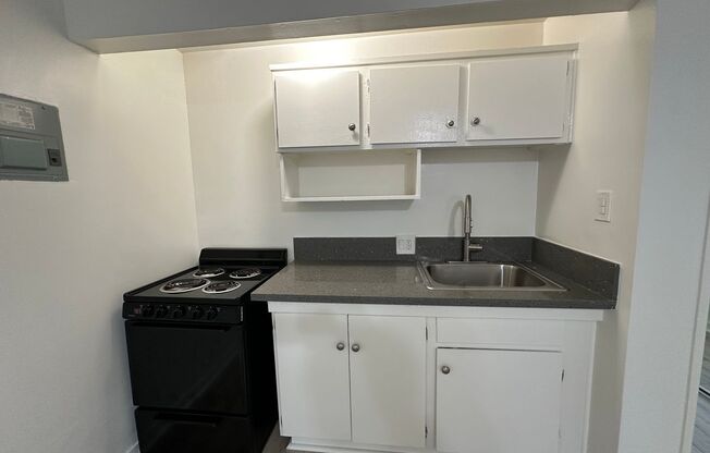 Studio, 1 bath, $1,380, Unit 36