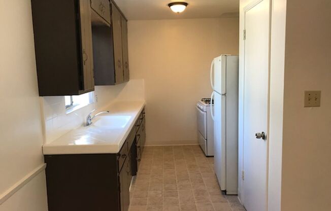 1 bed, 1 bath, $1,795, Unit 08