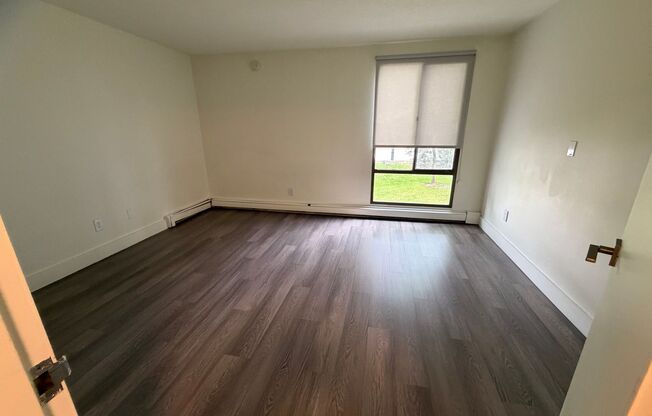 1 bed, 1 bath, 850 sqft, $1,245, Unit 215W
