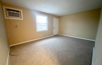 2 beds, 1 bath, 756 sqft, $875, Unit B