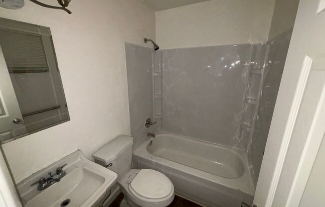 1 bed, 1 bath, 543 sqft, $1,250, Unit Apartment 05