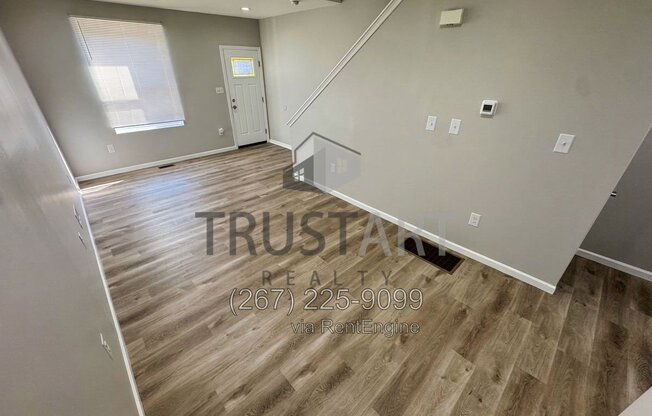 3 beds, 1 bath, 895 sqft, $1,350