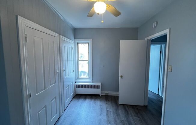 3 beds, 1 bath, $1,250