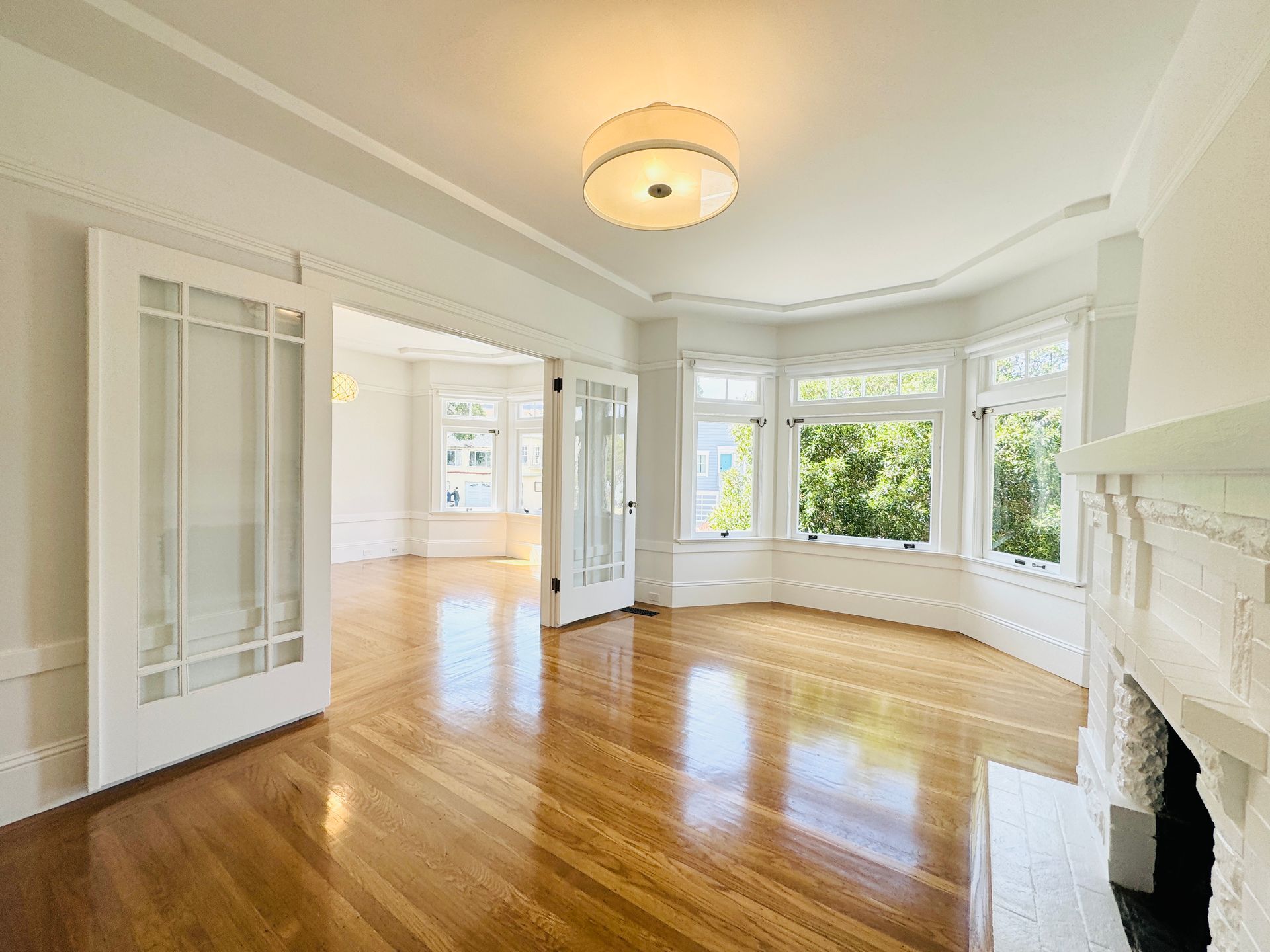 Bernal/Mission/Noe: Updated Flat w/ Shared Yard & in-unit W/D