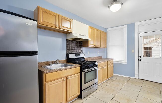 *WOW! $200 OFF 1ST MONTH RENT IF SIGNED BY 5/20/24!!* SPECTACULAR 2 BEDROOM IN HOMESTEAD AVAILABLE NOW - FRESH OUT OF RENOVATION! FEATURING CENTRAL A/C!!