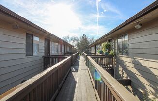 132 168 SUNSET AVE N