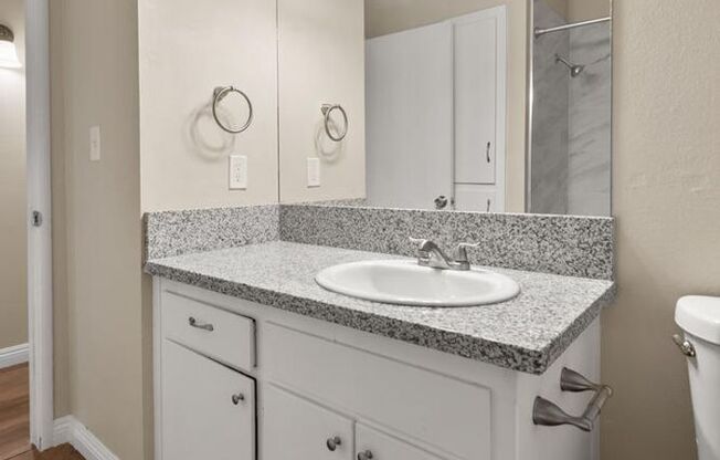 2 beds, 1 bath, 792 sqft, $1,350, Unit 82504