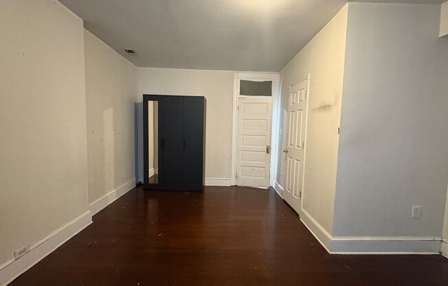 Enormous 5bd/4.5ba Charles Village Home CAC, Parking, W/D and more.. Available 8/1