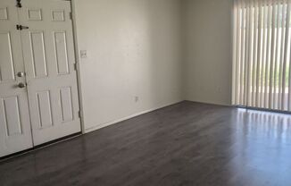 2 beds, 1 bath, $1,300