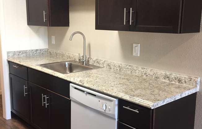 2 beds, 1 bath, 950 sqft, $1,225, Unit 116