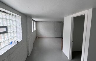 Studio, 1 bath, $500, Unit 4400 WKSP 1