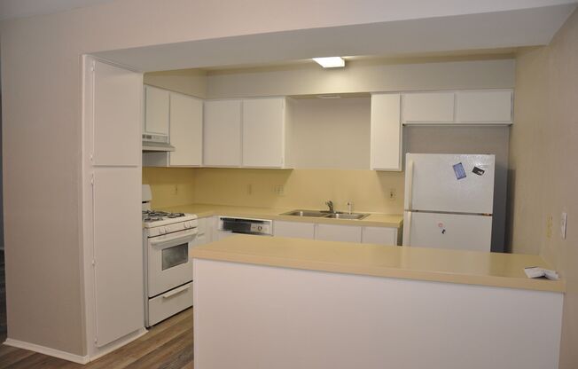 2 Bedroom 1 Bath Bottom Unit near Q2 Stadium
