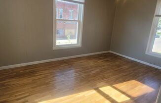 1 bed, 1 bath, $550, Unit 518 N Washington St - 2