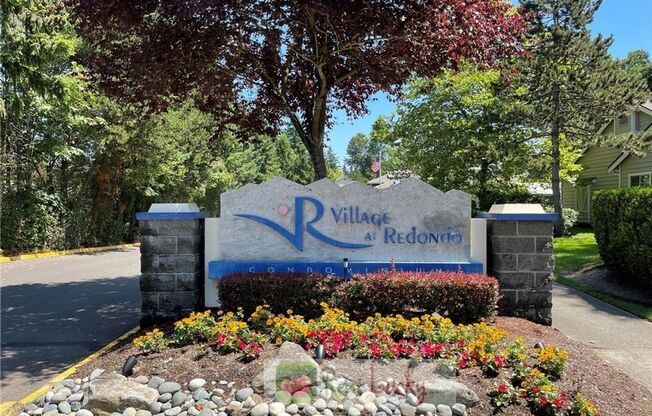 Great 2-Bedroom Condo in Lovely Community of Village at Redondo!