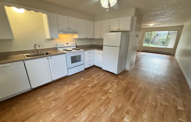 2 beds, 1 bath, $1,650, Unit 64