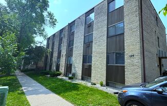 Studio Available Now! ~Blocks from the Capitol Square~