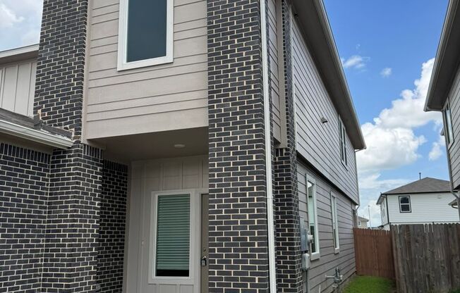 Ready for move-in! Spacious 4-bedroom, 3-bath home in San Marcos features an open floor plan, modern kitchen with quartz countertops.