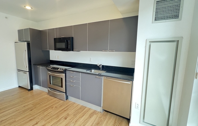 1 bed, 1 bath, 693 sqft, $2,900, Unit 318