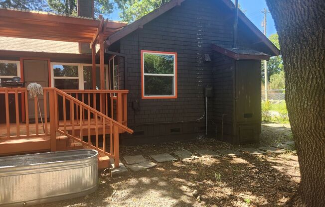 3 beds, 1 bath, $3,300