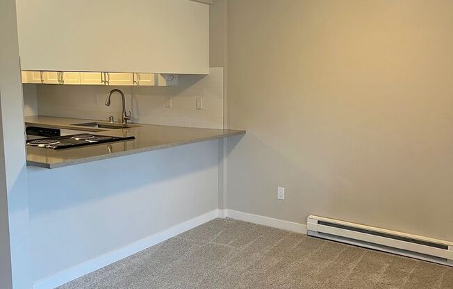 1 bed, 1 bath, 680 sqft, $1,500, Unit C3
