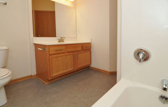 2 beds, 2 baths, 1,216 sqft, $1,850, Unit 214