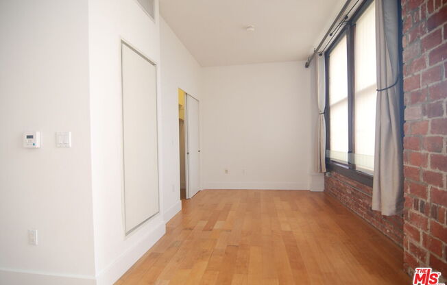 1 bed, 1 bath, 470 sqft, $2,000, Unit 907