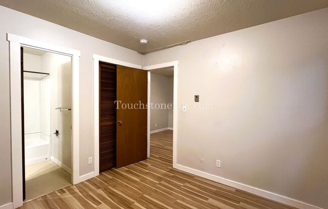 1 bed, 1 bath, $1,095, Unit #16