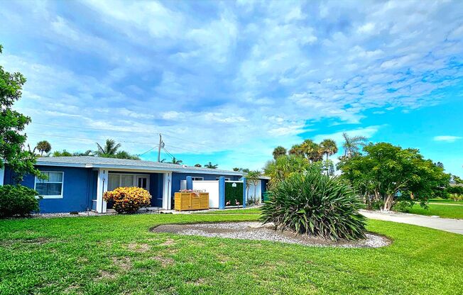 True Cocoa Beach Pool Home- Big Back Yard and Inground Pool