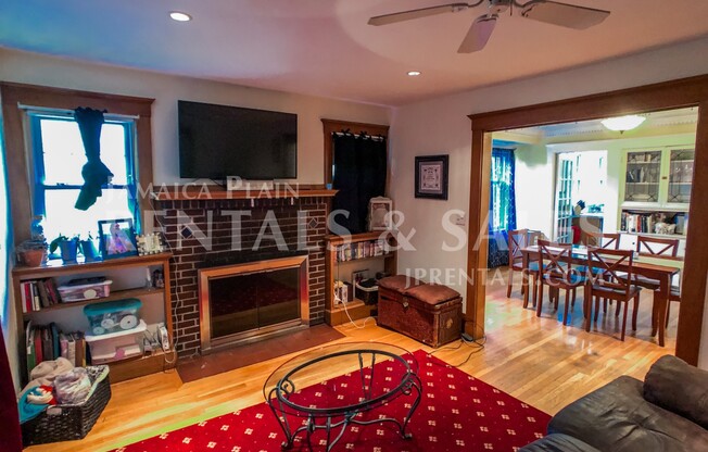10 GARTH RD