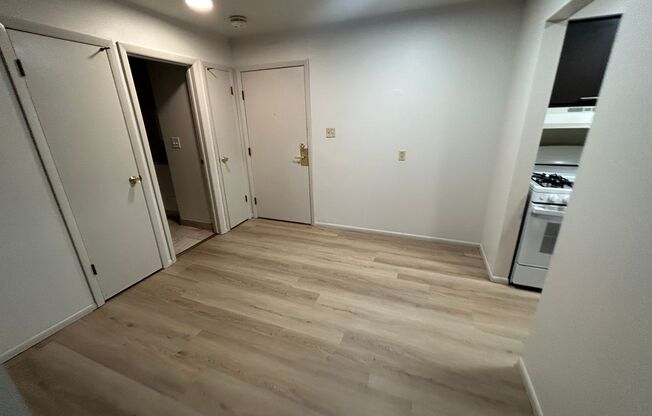 1 bed, 1 bath, $995, Unit 213
