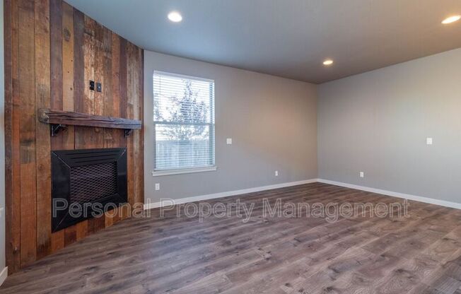 12201 NE 115th ST
