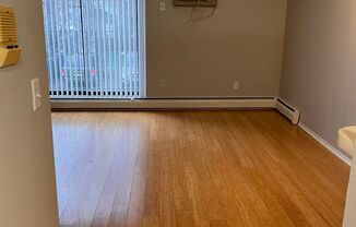 Studio, 1 bath, 418 sqft, $950, Unit 212
