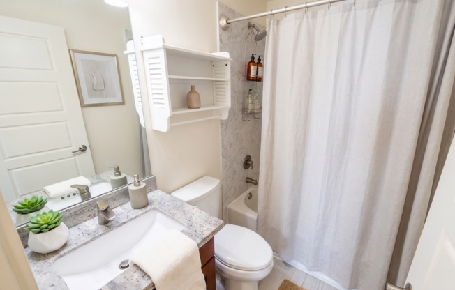3 beds, 1 bath, $2,895, Unit R-412
