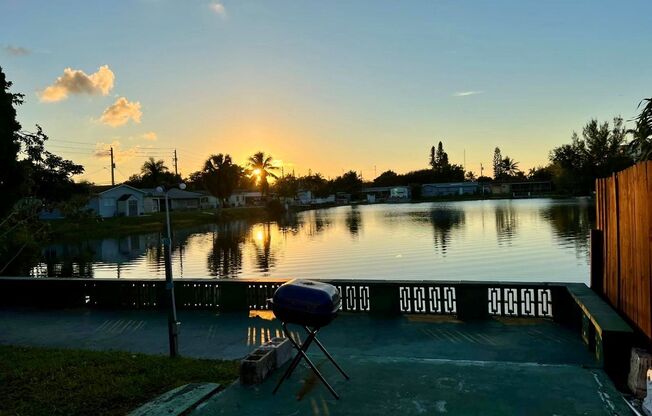 260 SW 8 Ave, Hallandale, FL 33009