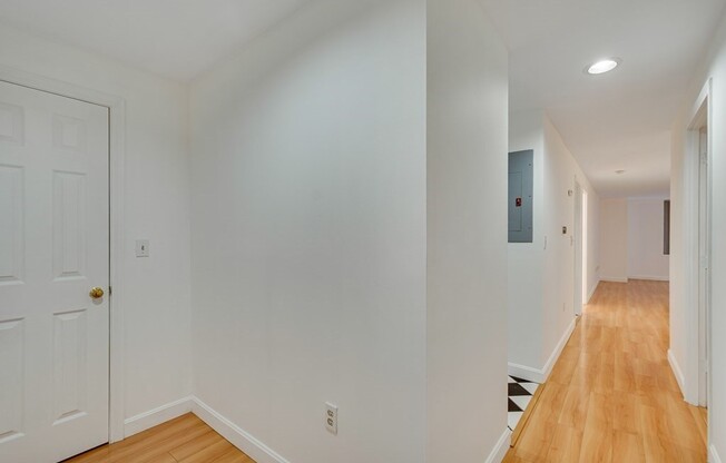 10 Weston Avenue
