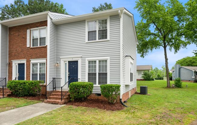 Charming End Unit Townhome near Downtown Durham with 2 Beds/1.5 Baths
