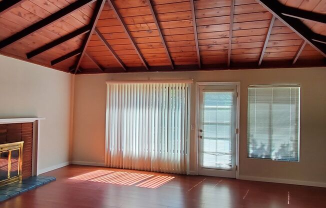 Cute Single Family Home, Newer kitchen, New Bathroom, Fresh Paint, Vaulted Ceilings, Large Yard!