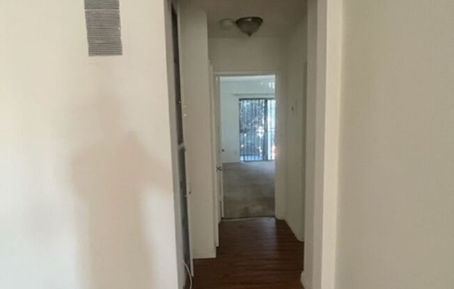 1 bed, 1 bath, $1,750, Unit 844-5