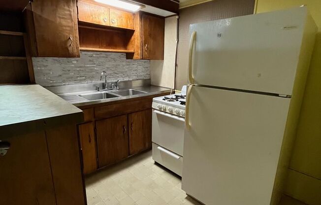 1 bed, 1 bath, 700 sqft, $800, Unit Unit 2