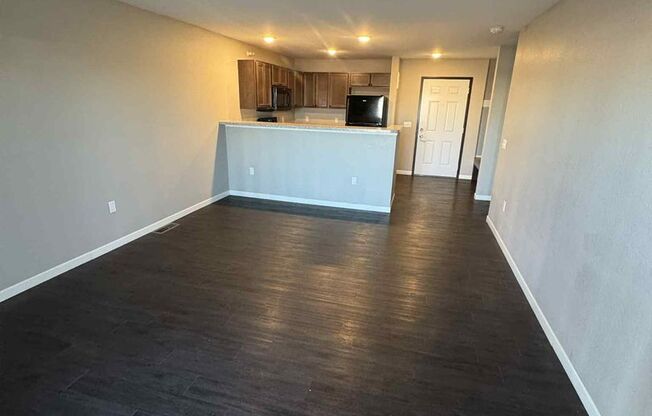 2 beds, 1 bath, 966 sqft, $1,175, Unit 3501-103