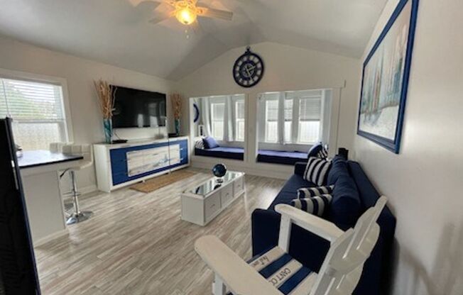 Studio Apartment located in the heart of Mooresville