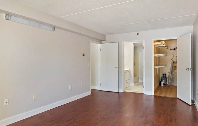 2 beds, 2 baths, 1,069 sqft, $2,700, Unit 217