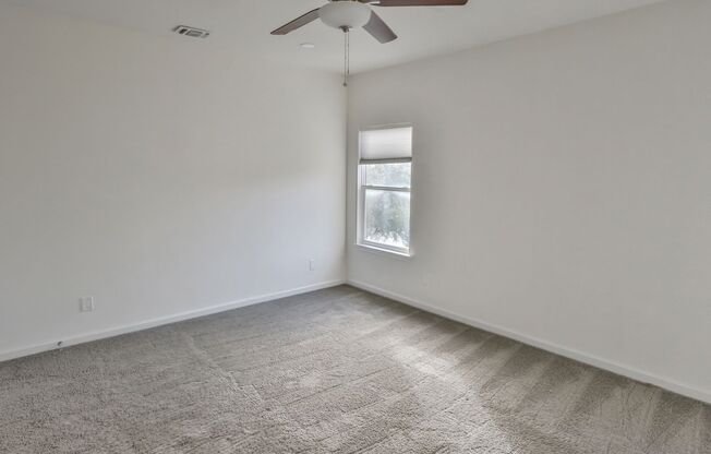 3 beds, 2.5 baths, $1,850, Unit Dakota st #102